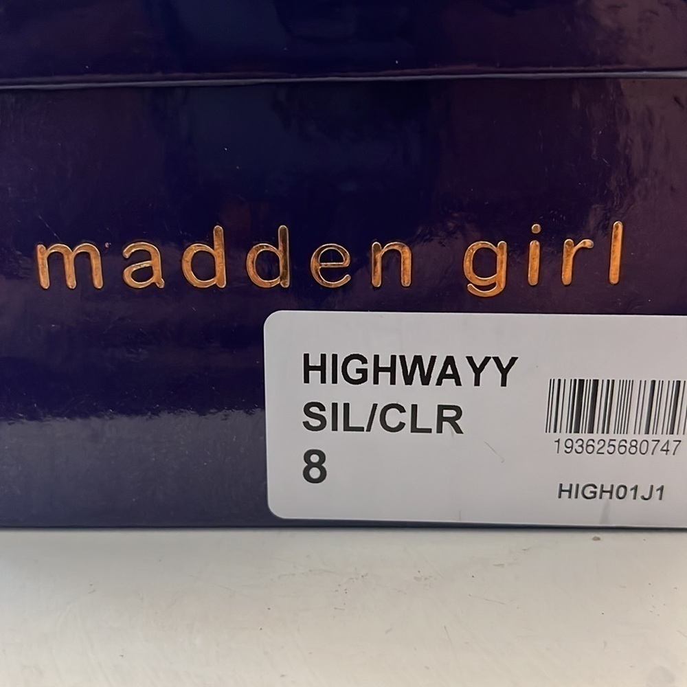 Madden Girl Highwayy Spike Studded Rhinestone Sandals size 8 NEW - Picture 2 of 10